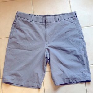 Walter Hagen golf shorts Size 38 (Light Gray)
